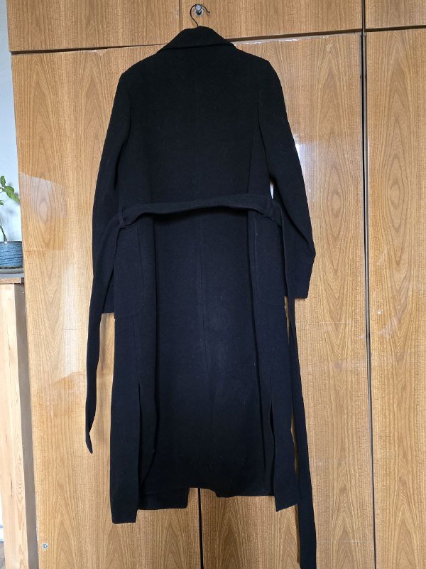 Пальто, шарф-палантин, тёплые наушники 2