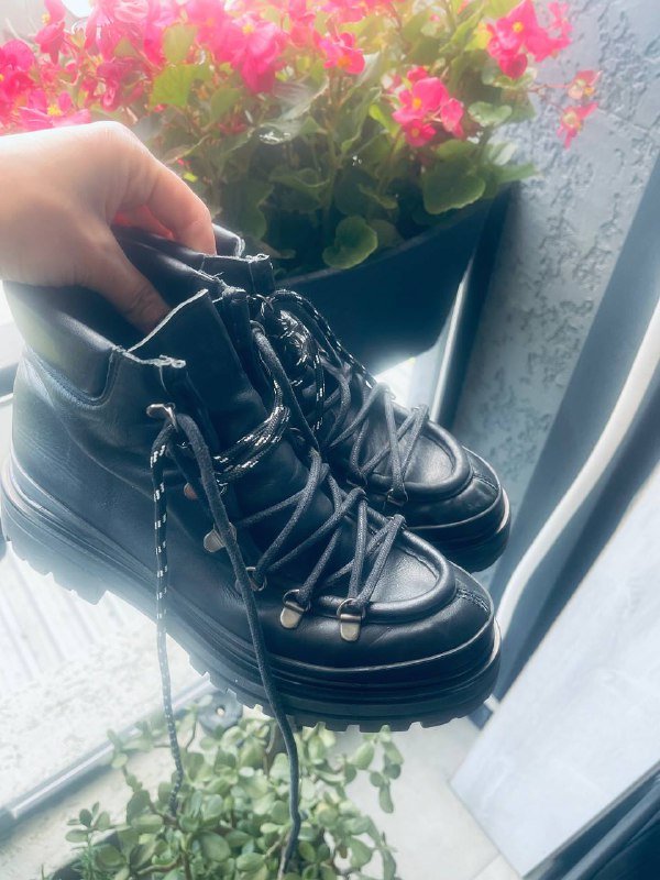 Кроссовки, ботинки, туфли, босоножки женские, куртки Zara