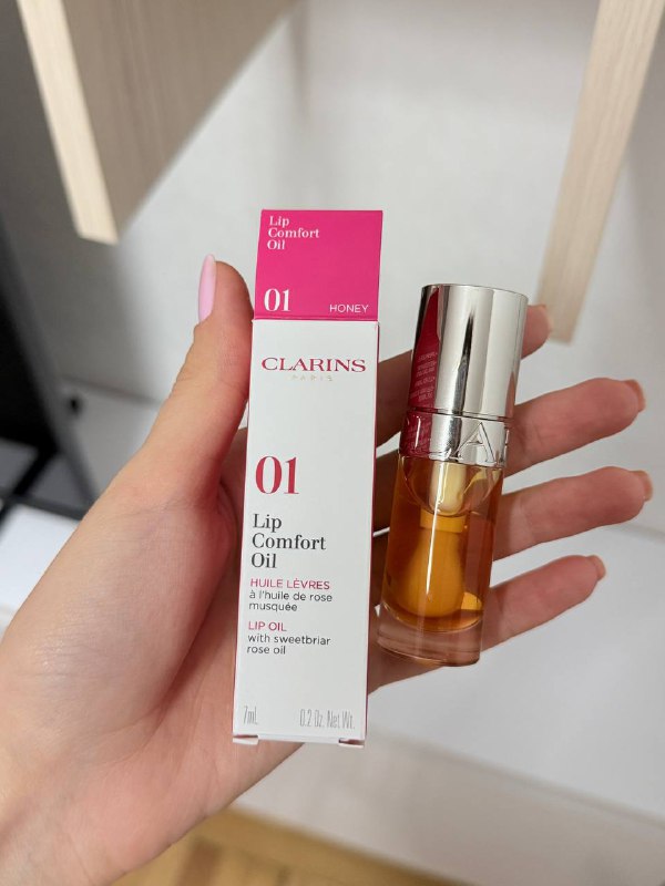 Clarins Lip Perfector 16 и Lip Comfort Oil 01 2