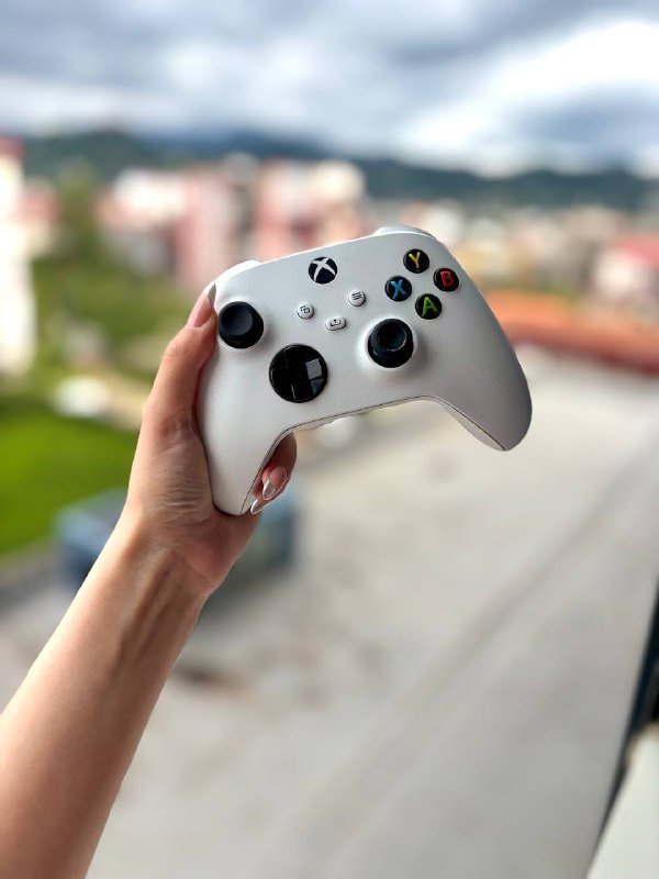 AirPods 4, Xbox Series S, контроллер Xbox, Apple HomePod Mini 5