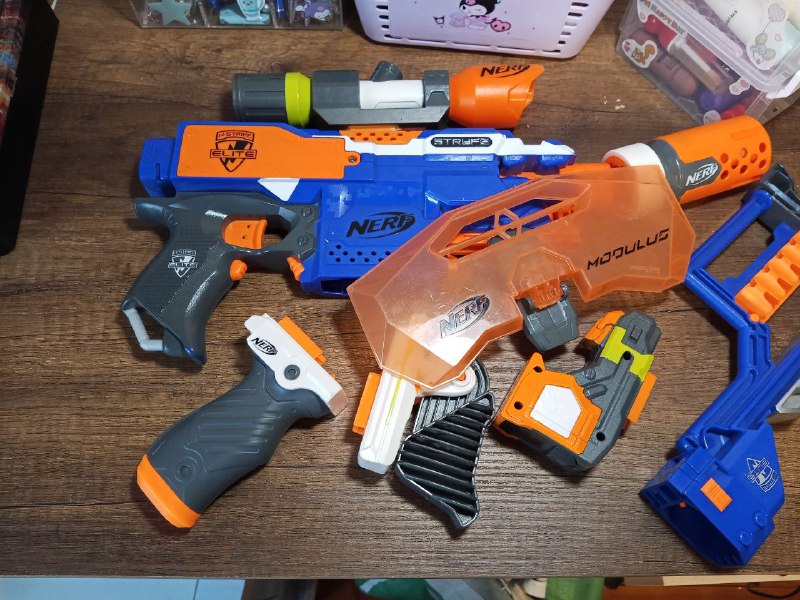 Nerf pistols and accessories 3