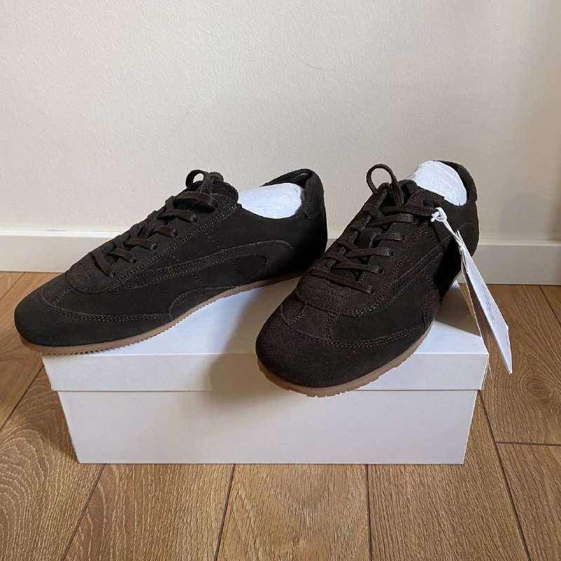 Новые кроссовки COS размер 40 EUR