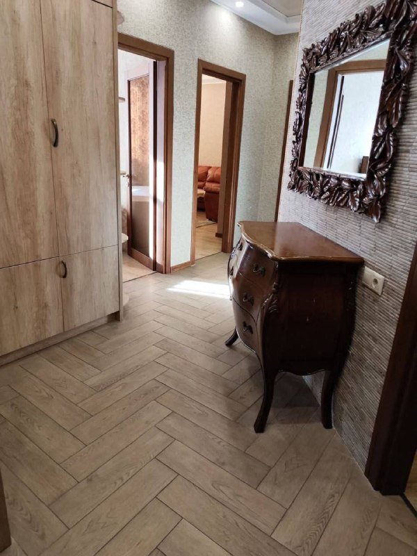 Сдам квартиру 3 спальни 102м2 у парка 6 мая 3