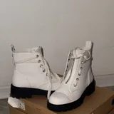 Ботинки UGG W Oakes и Dr. Martens 1460 Pascal Glitter 1