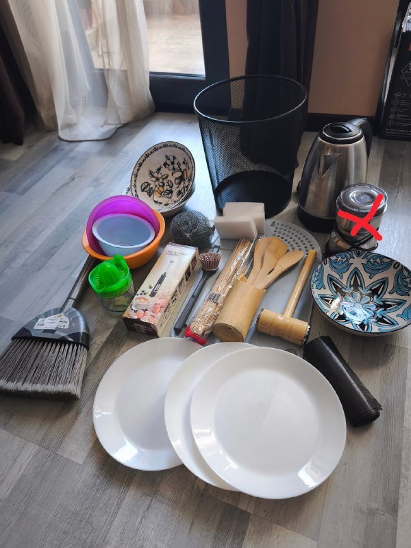 набор кухонных принадлежностей, посуды и аксессуаров