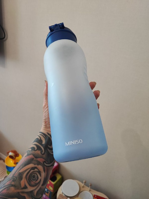 Бутылка для воды с графиком питья