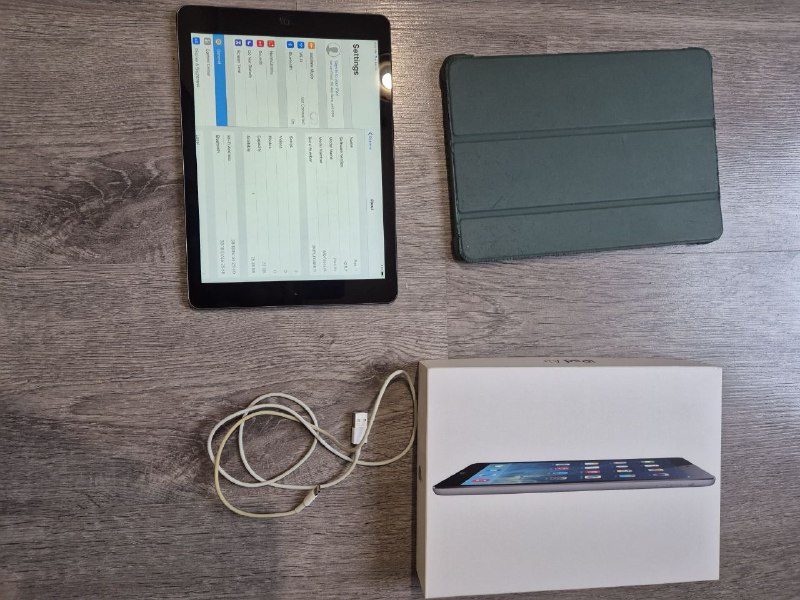 IPad Air Wi-Fi 32Gb Black с кабелем, чехлом и коробкой 2