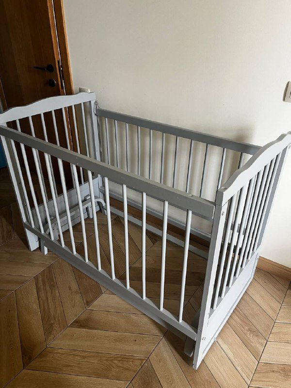 Детская кроватка с матрасом