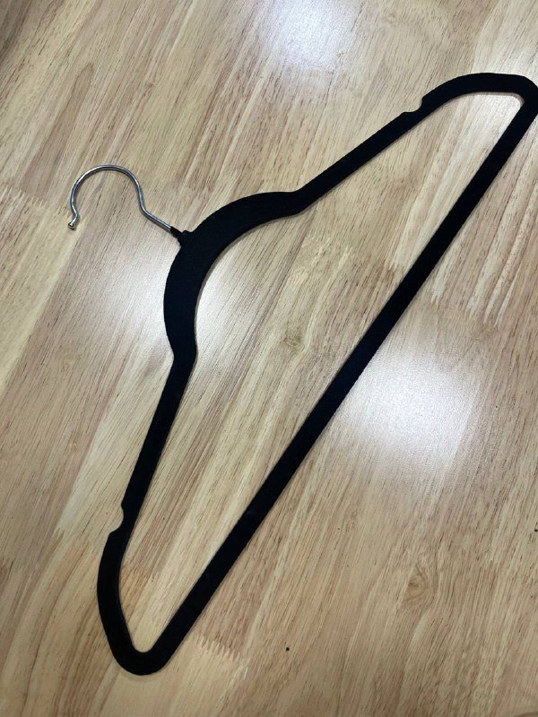 стол уличный стеклянный, морозильная камера, полка, деревянный стол, вешалки