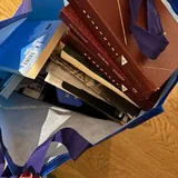 Книги разных жанров и на разных языках 1