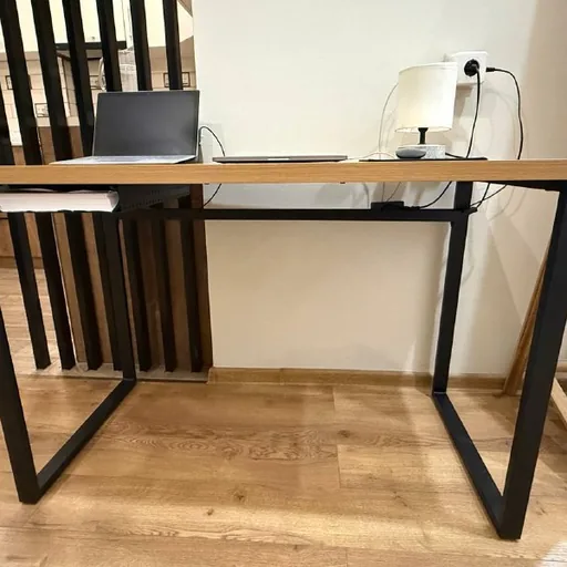 Minimalist desk