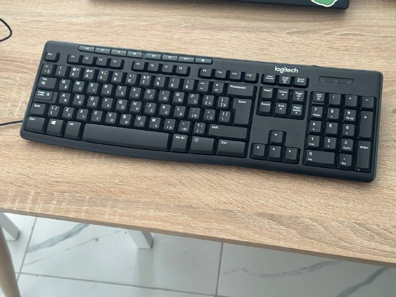 Кеды Ecco Soft 7 M, Гидротапки Waimea, Клавиатура Logitech 4