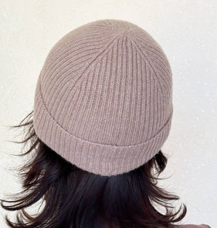 Тёплая осенняя зимняя шапка синтетика 2