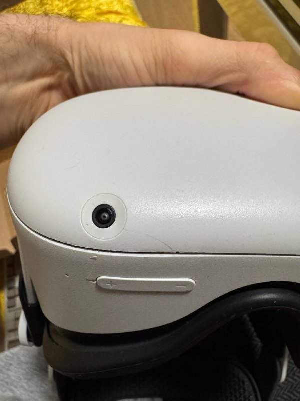 VR-шлем Oculus Quest 2 с аксессуарами 3