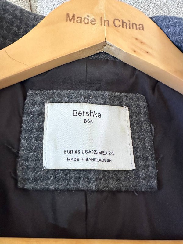 Манто молочного цвета, Манто серое, Джинсы Stradivarius 2