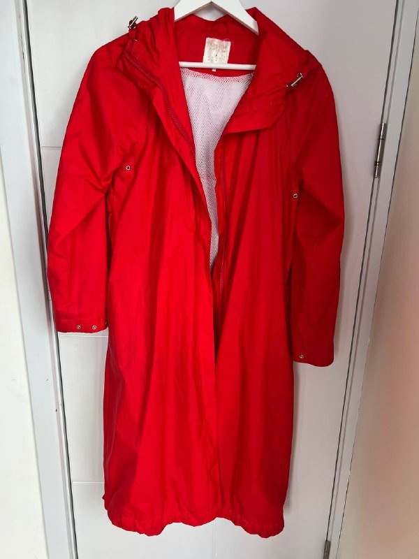 Дождевик-плащ красный женский