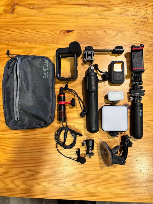 Аксессуары к камере GoPro: трипод, медиа мод, сумочка, пульт, лампа, переходник