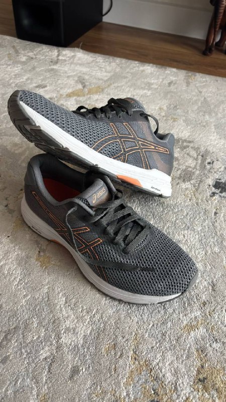 Кроссовки Nike Air Max Modern Essential, ASICS Gel-Phoenix 9 4