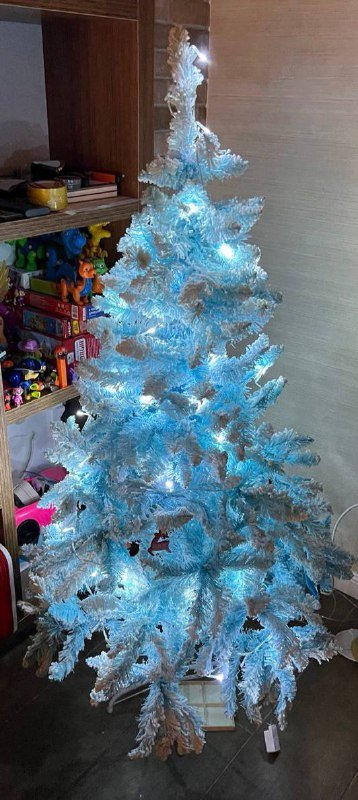 Елка вместе с гирляндой 145см