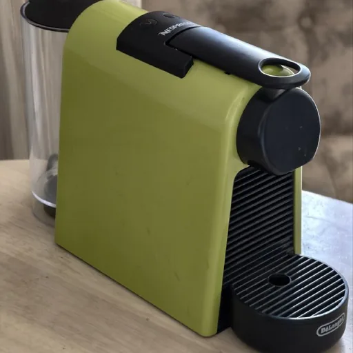 Капсульная кофемашина Delongi Nespresso