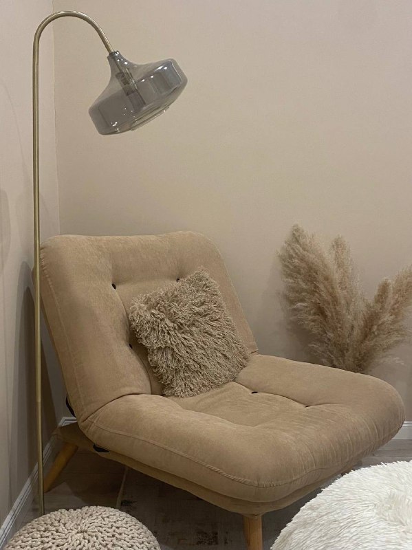 Уютное раскладное кресло бежевое 4