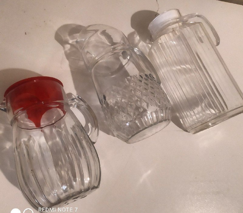 кастрюли, сковороды, чашки, тарелки, графины, бутылки, кухонные принадлежности 6