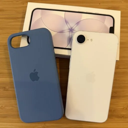 iPhone 17e 256GB, SIM + eSIM