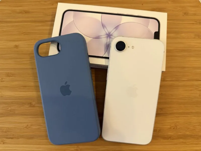 iPhone 17e 256GB, SIM + eSIM