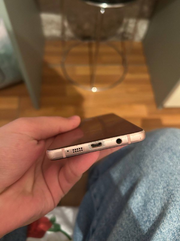 Телефон, колонка, электронные часы, умные часы 5