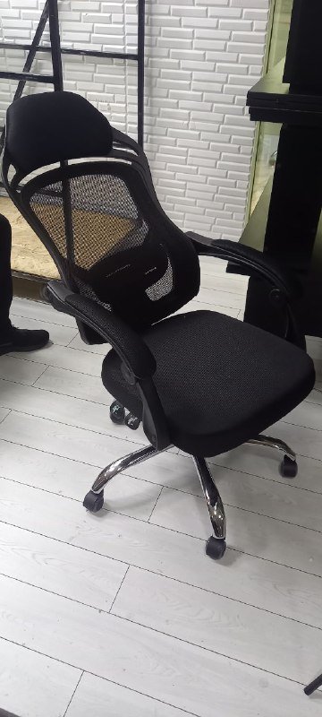 Офисное кресло 3