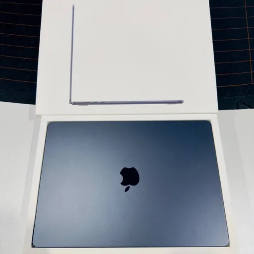 MacBook Air 13,6 дюйма M4 16 ГБ 256 ГБ