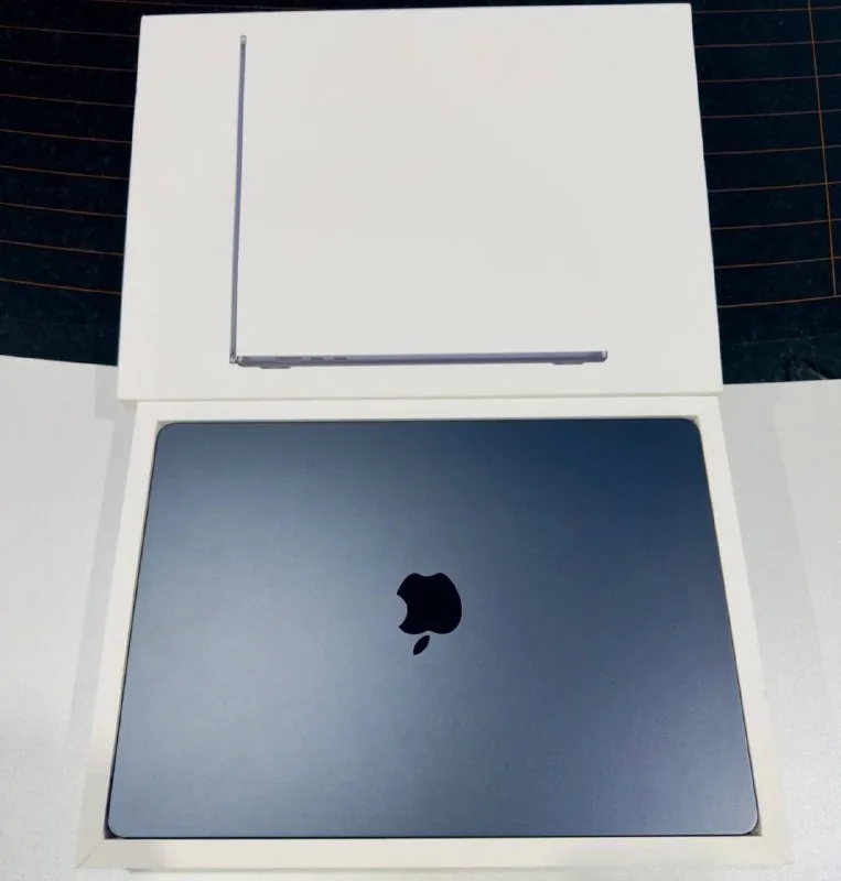 MacBook Air 13,6 дюйма M4 16 ГБ 256 ГБ 1