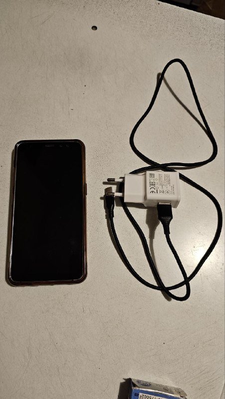 Samsung Galaxy S8 Active 4/64 ГБ с чехлом и зарядником 5