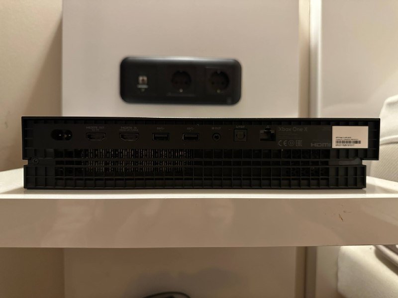 Xbox One X (1TB) игровая консоль 3