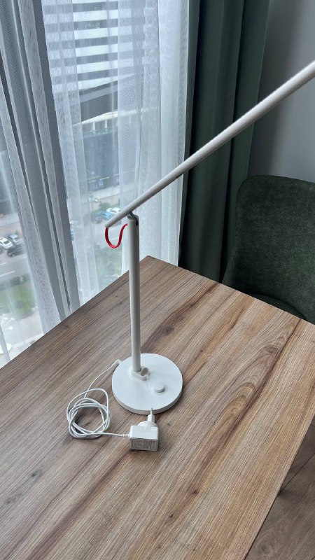 Лампа Xiaomi Mi LED Desk Lamp 1S, блендер Hand Blender Daewoo DHB-660s