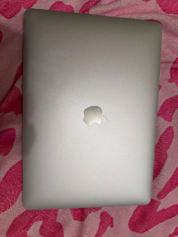 Apple MacBook Pro 13" 2019 1