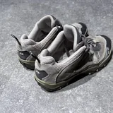 Salomon women’s trail sneakers 3