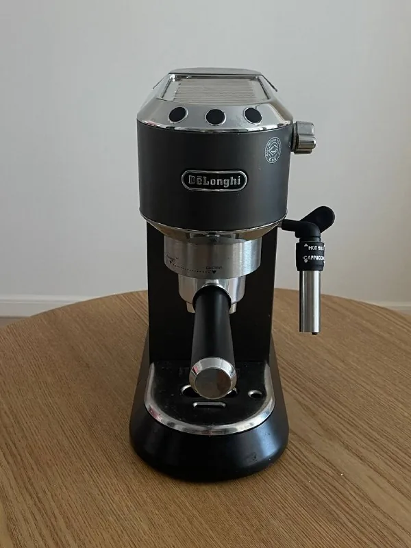 Кофеварка Delonghi EC685, бездонный рожок 1