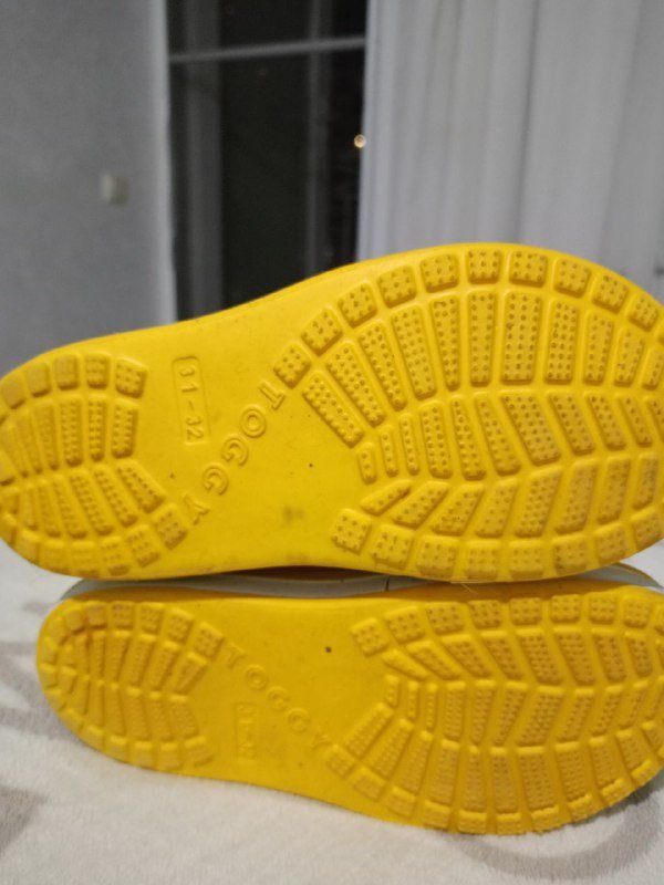 Желтые детские резиновые сапоги Crocs 2