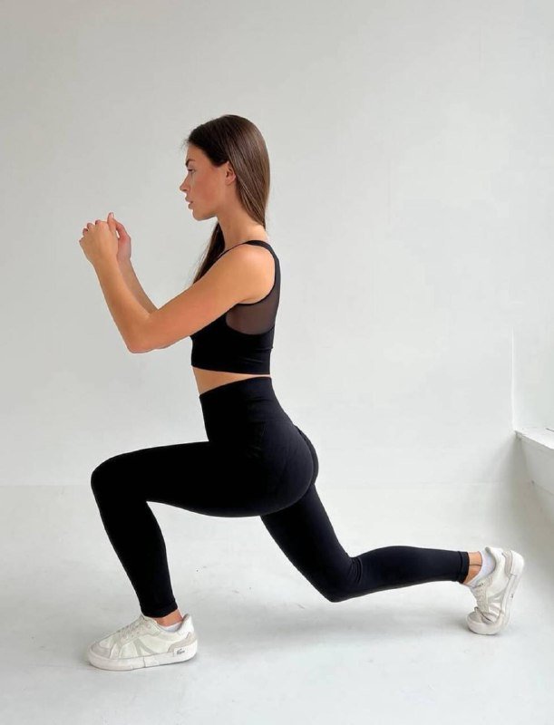 Чёрные однотонные лосины для спорта и повседневной носки