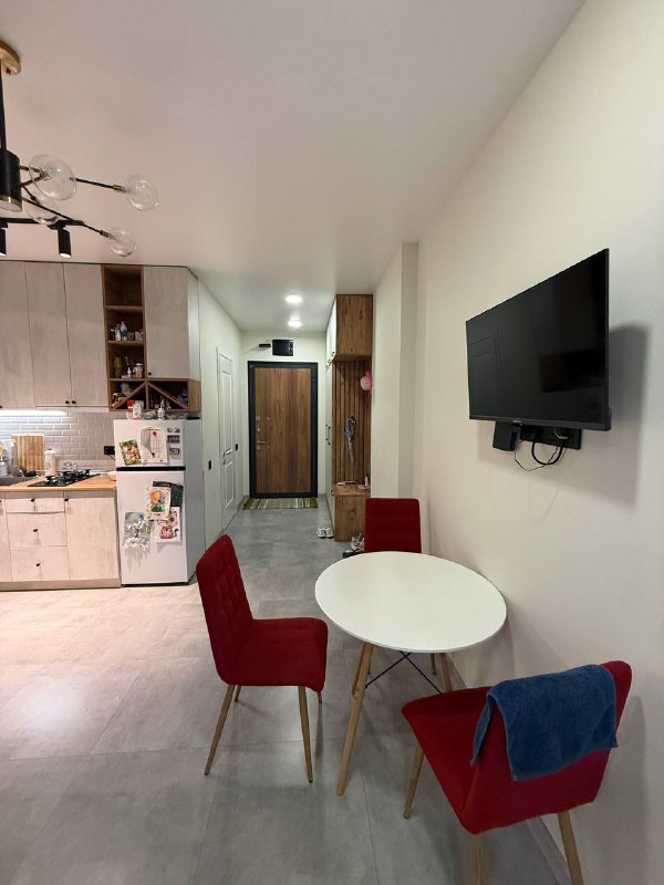 Сдаётся уютная квартира в новом доме, 40м², 1 спальня, студия 4