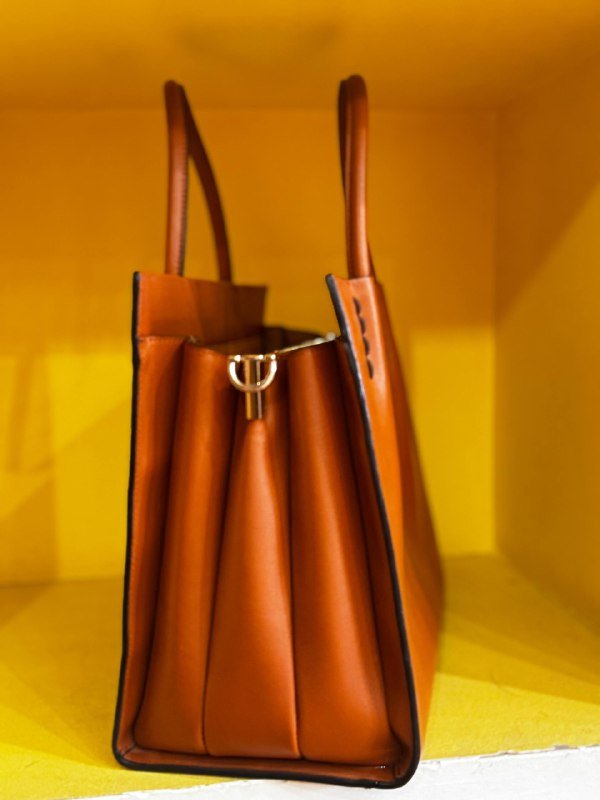 Фирменная кожаная сумка Carlo Pazolini 2