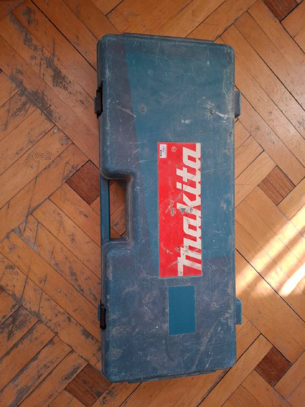 Сабельная пила Makita JR3050T