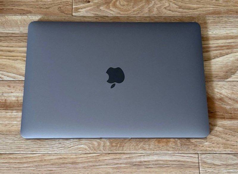 Macbook Pro M2 Chip Gray 8 RAM 256 SSD 2