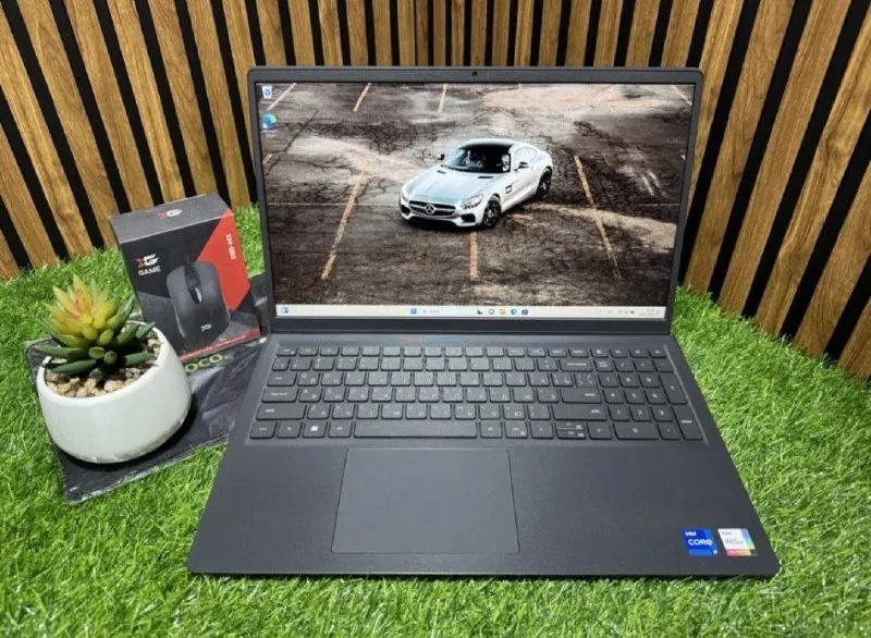 Dell Vostro 3520 ноутбук 1