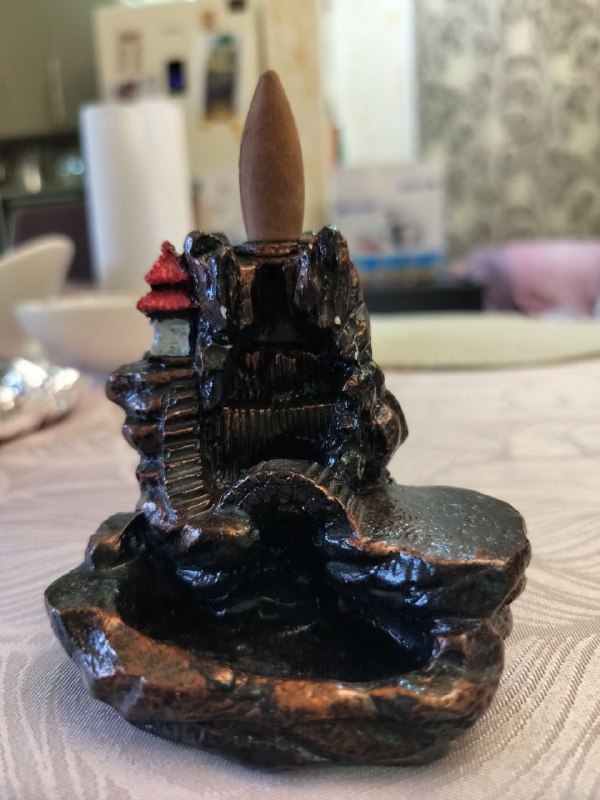 Формы для мороженого, 2 салатницы, циновка, бюстгальтеры, насосы, чайник, сумочка, подставка для благовоний 10