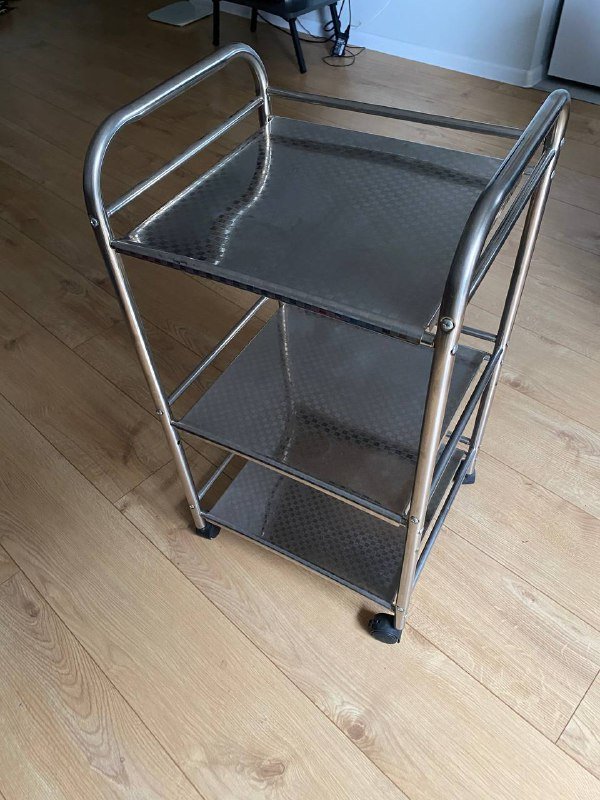 Массажная кушетка, стул-седло, кольцевая лампа, стол-тележка, арм-холдер, складной мольберт 3