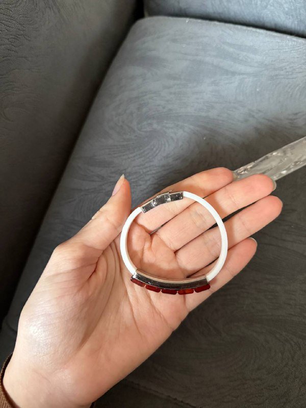 Спортивный костюм, белый боди, браслет с янтарем 5