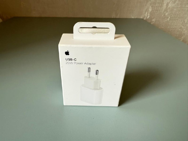 Второй экран 15.6", зарядное 140w, 4G модем, ключ динамометрический, бритва Oneblade, набор трещоток, микрофон BOYA, зарядное 20w 10