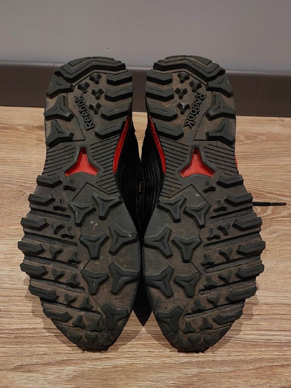 Зимние женские ботинки Reebok 3